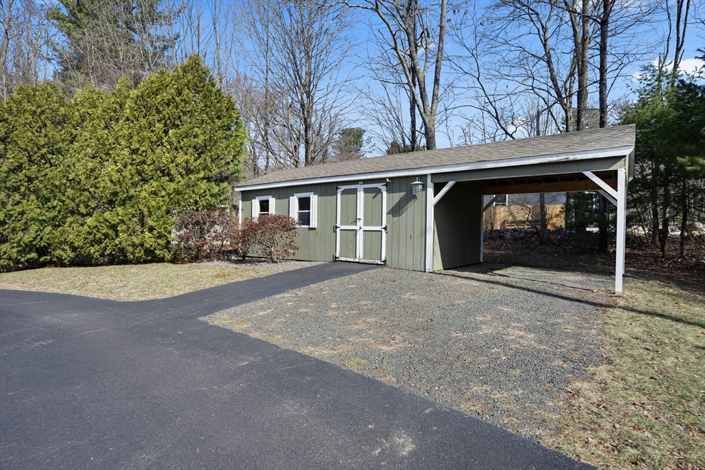 2824 Greenwich Road Hardwick, MA 01082 - Photo 10 of 36