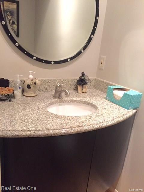 30069 High Valley Road Farmington Hills, MI 48331 - Photo 16 of 17
