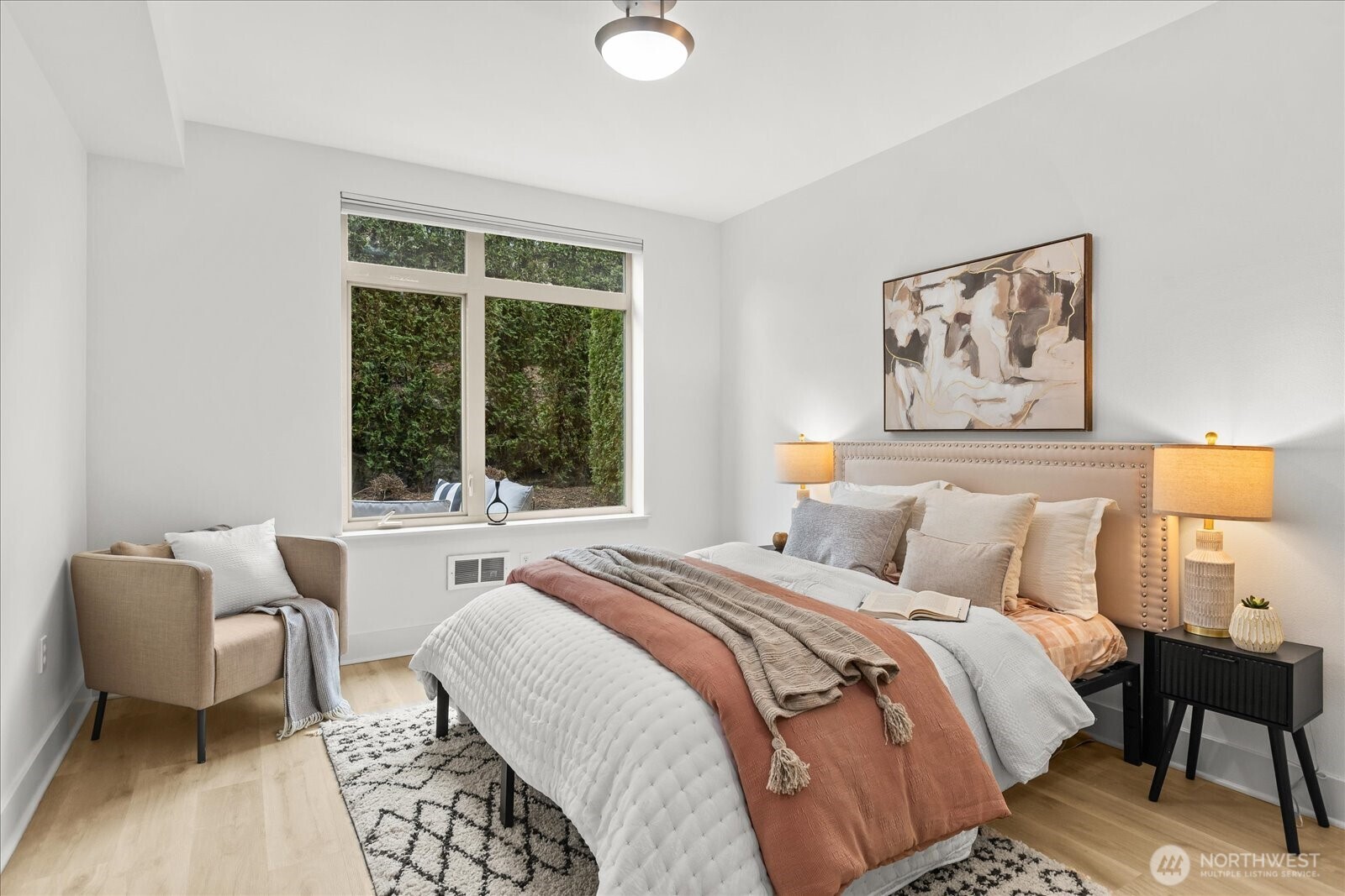 51 Pine Street, Unit 201 Edmonds, WA 98020 - Photo 17 of 36