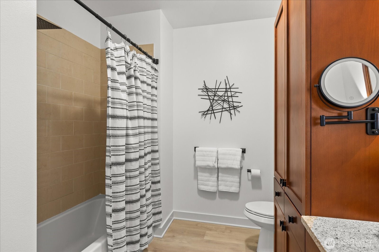 51 Pine Street, Unit 201 Edmonds, WA 98020 - Photo 20 of 36