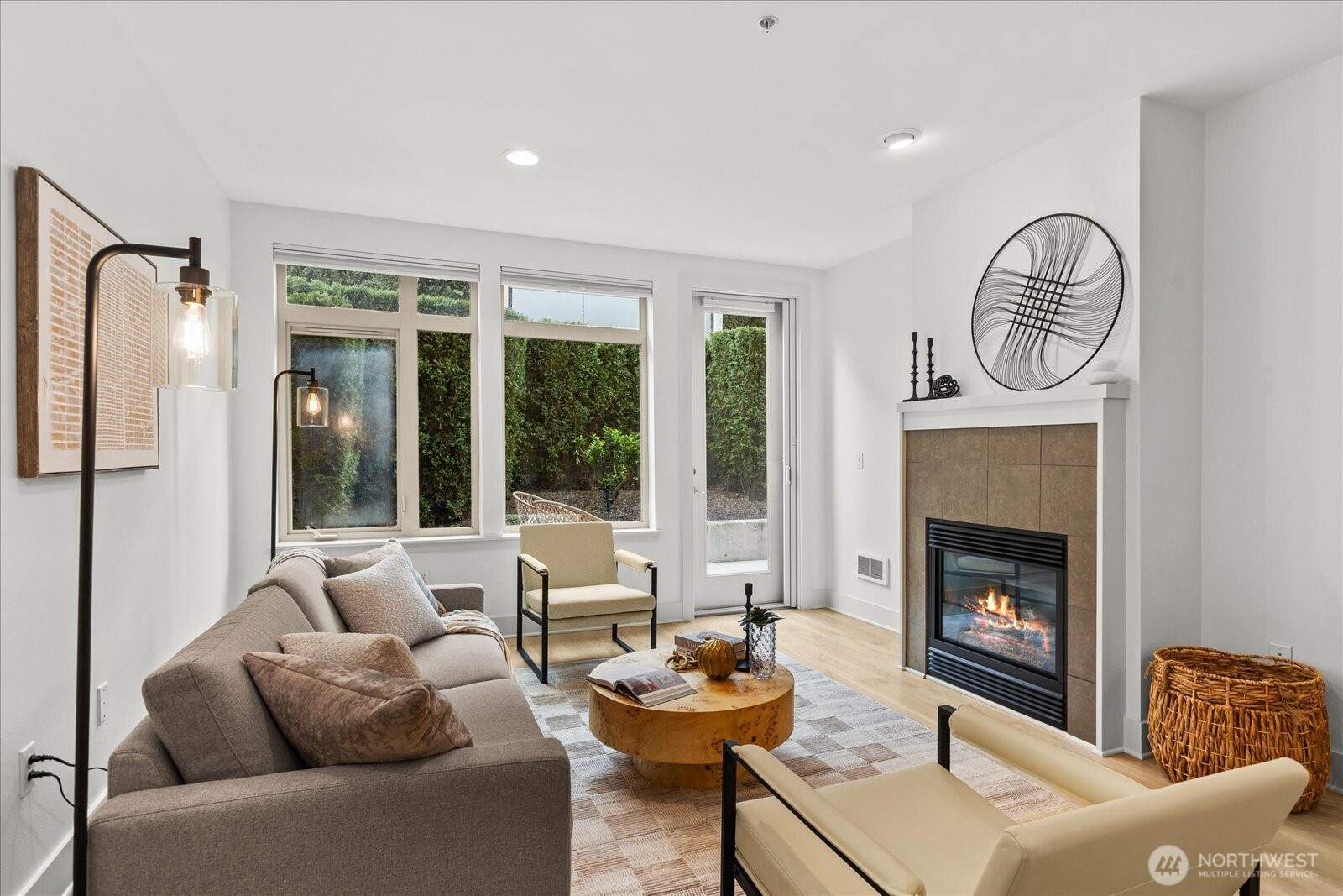 51 Pine Street, Unit 201 Edmonds, WA 98020 - Photo 6 of 36