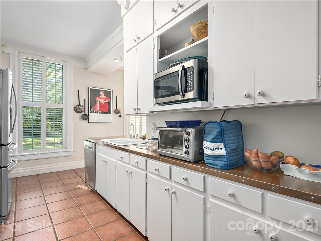 310 Vanderbilt Road Asheville, NC 28803 - Photo 16 of 46 Gallery Image 16