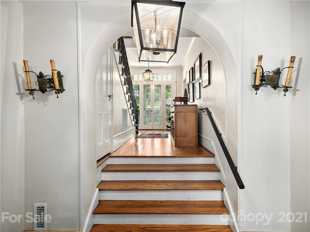 310 Vanderbilt Road Asheville, NC 28803 - Photo 6 of 46 Gallery Image 6