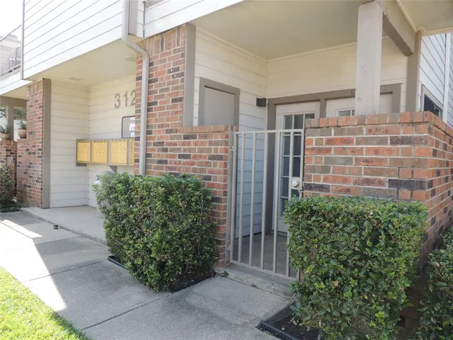 $1,250 | 3125 Sondra Drive, Unit 108, Fort Worth, TX 76107