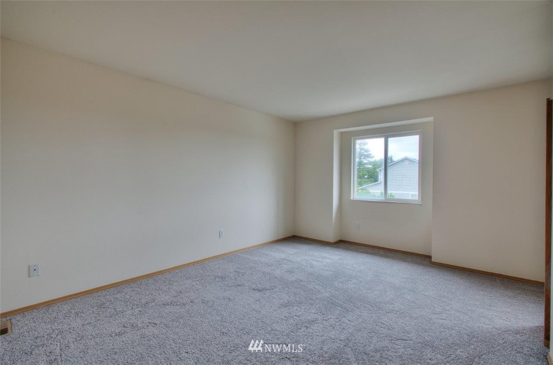 2432 Northeast 13th Street Renton, WA 98056 - Photo 12 of 20 Gallery Image 12