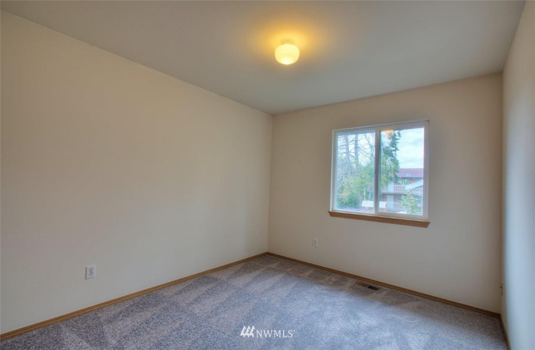 2432 Northeast 13th Street Renton, WA 98056 - Photo 17 of 20 Gallery Image 17
