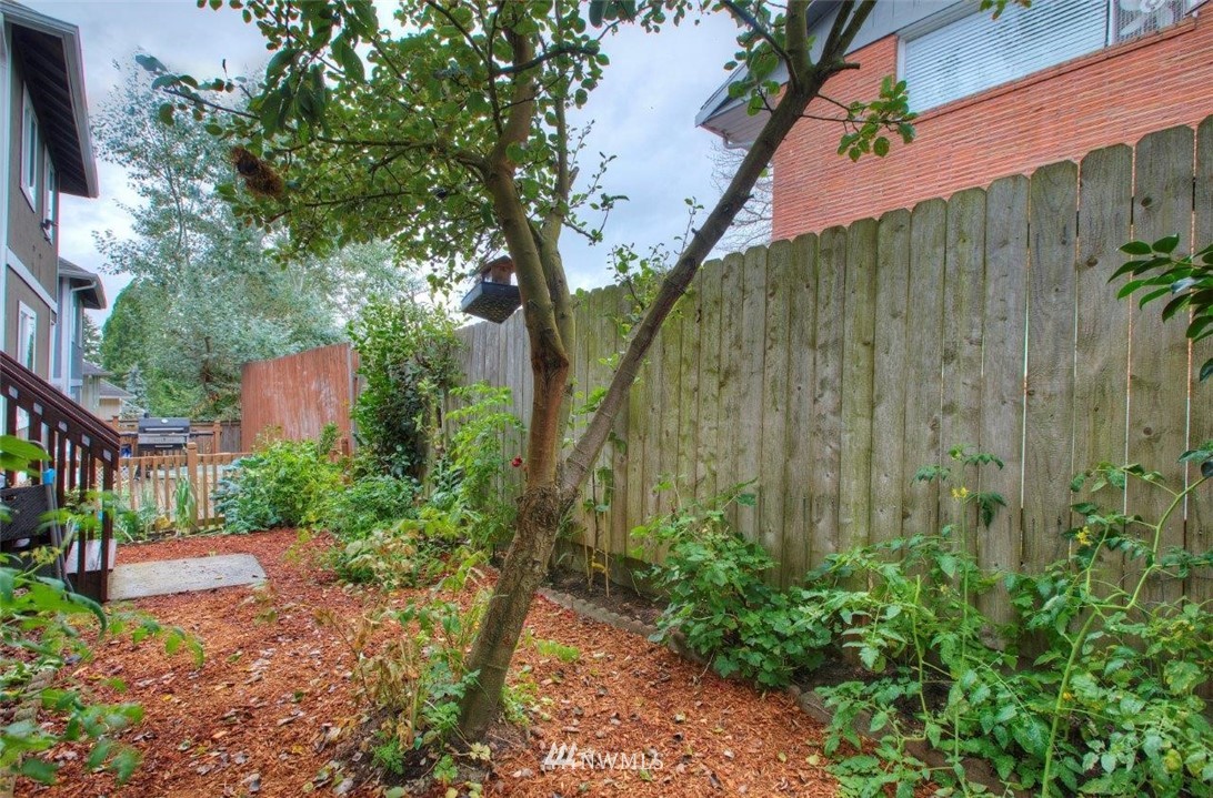 2432 Northeast 13th Street Renton, WA 98056 - Photo 19 of 20 Gallery Image 19