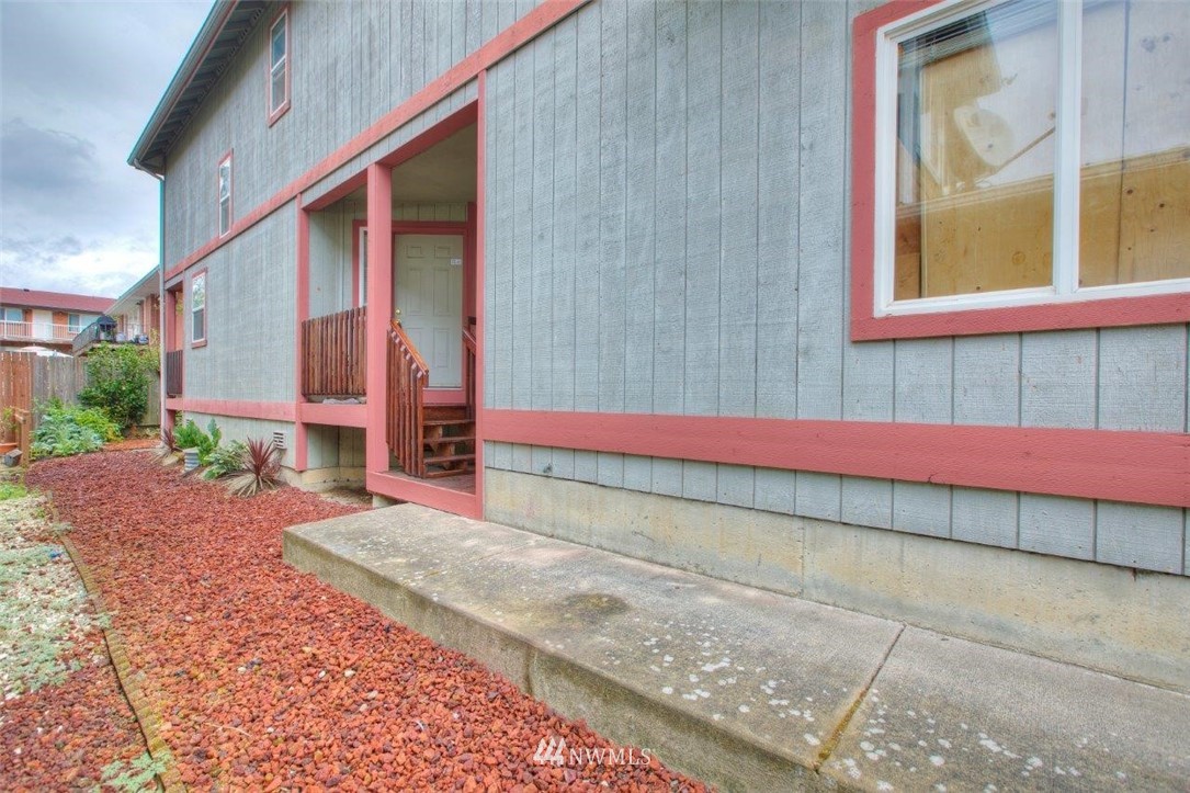 2432 Northeast 13th Street Renton, WA 98056 - Photo 20 of 20 Gallery Image 20