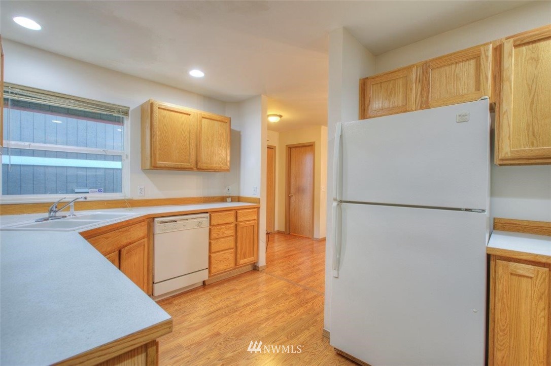 2432 Northeast 13th Street Renton, WA 98056 - Photo 9 of 20 Gallery Image 9