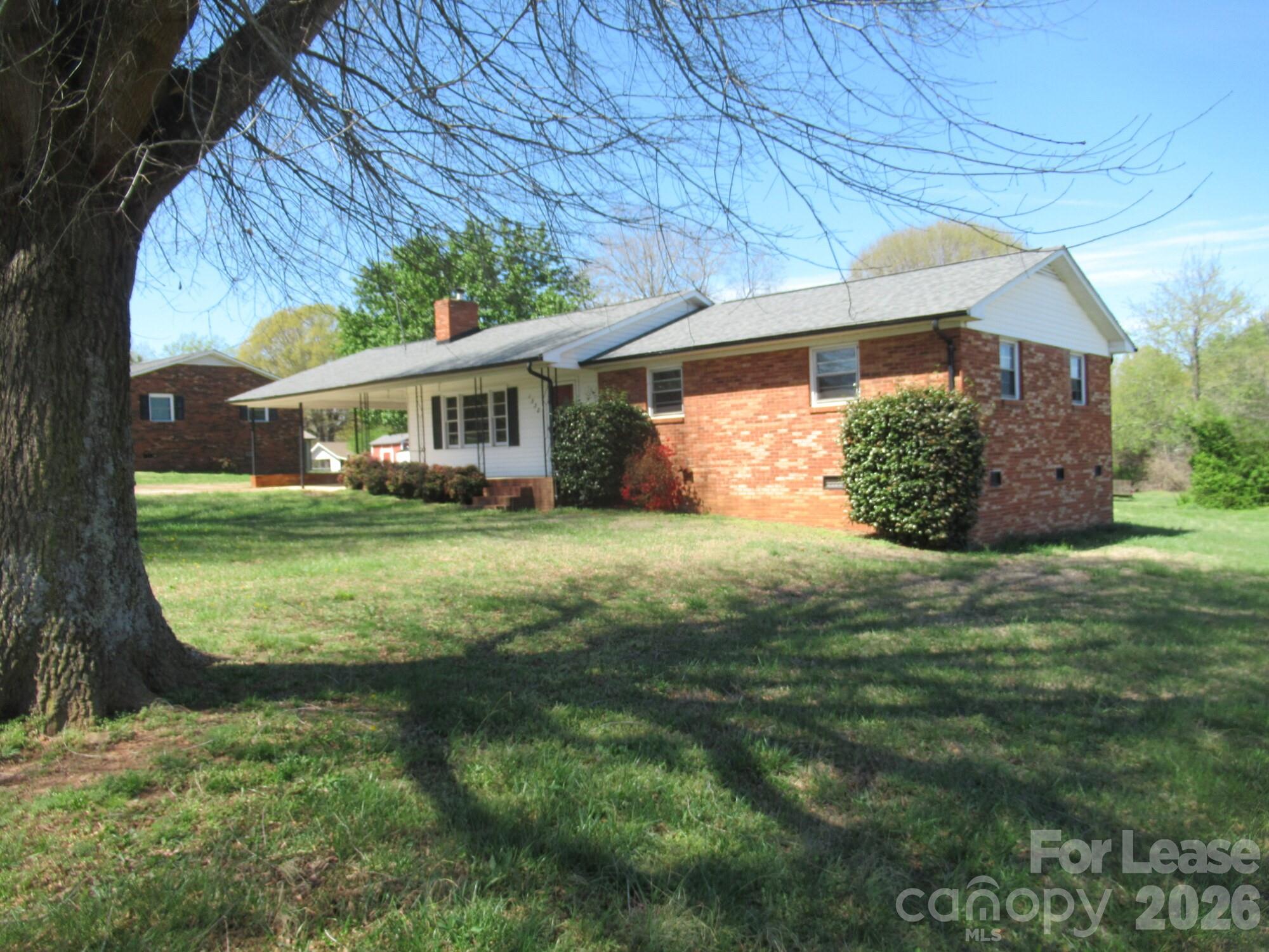 1330 Davis Road Lincolnton, NC 28092 - Photo 2 of 31