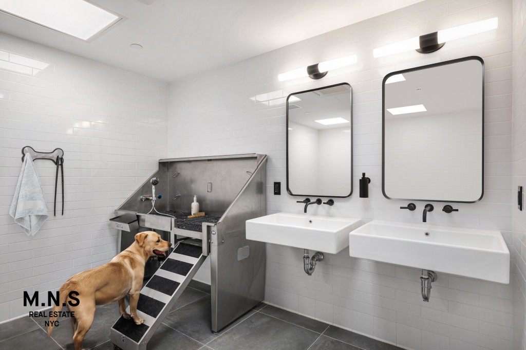 22-54 46th Street, Unit 504 Queens, NY 11105 - Photo 13 of 40