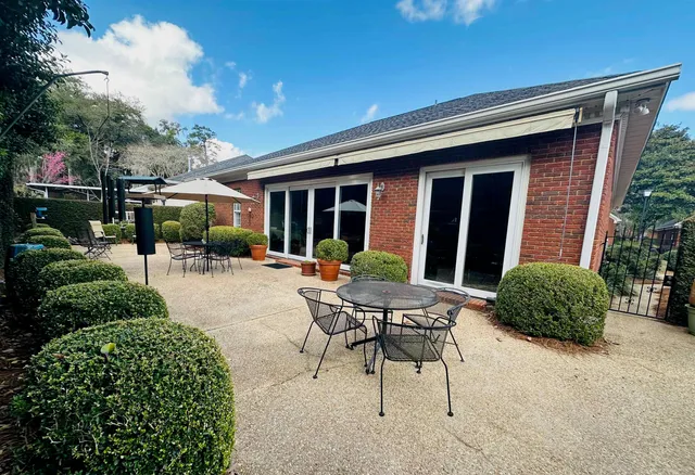 $525,000 | 813 Greenbrier Lane, Tallahassee, FL 32308