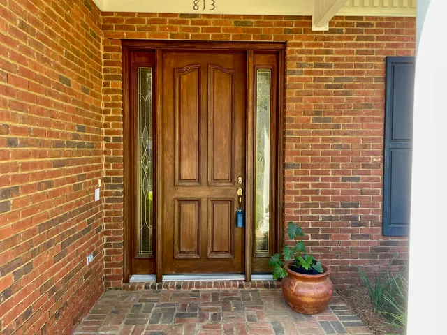 $525,000 | 813 Greenbrier Lane, Tallahassee, FL 32308