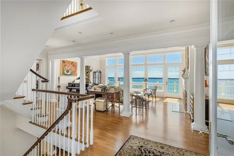 $8,250,000 | 737 Boston Neck Road, Narragansett, RI 02882