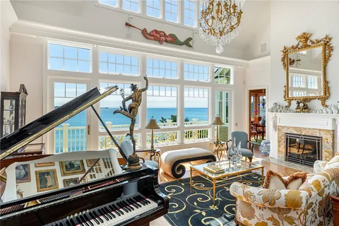 $8,250,000 | 737 Boston Neck Road, Narragansett, RI 02882
