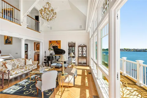 $8,250,000 | 737 Boston Neck Road, Narragansett, RI 02882