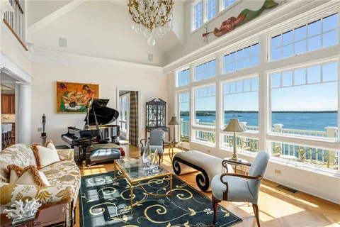 $8,250,000 | 737 Boston Neck Road, Narragansett, RI 02882