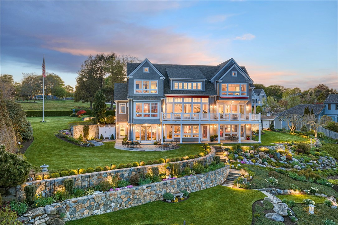 737 Boston Neck Road Narragansett, RI 02882 - Photo 3 of 50