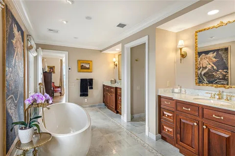 $8,250,000 | 737 Boston Neck Road, Narragansett, RI 02882