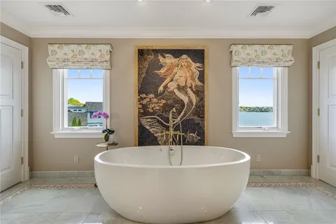 $8,250,000 | 737 Boston Neck Road, Narragansett, RI 02882