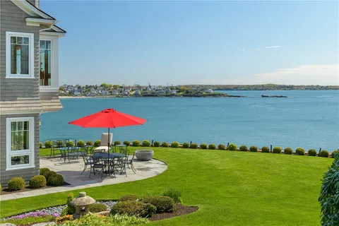 $8,250,000 | 737 Boston Neck Road, Narragansett, RI 02882
