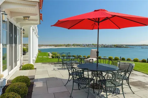 $8,250,000 | 737 Boston Neck Road, Narragansett, RI 02882