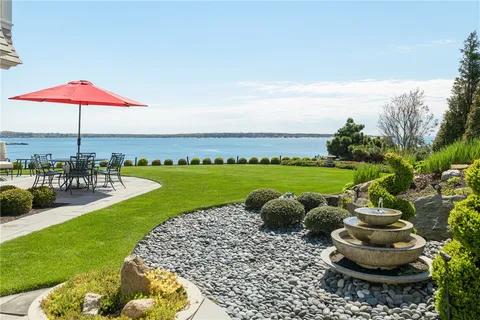$8,250,000 | 737 Boston Neck Road, Narragansett, RI 02882