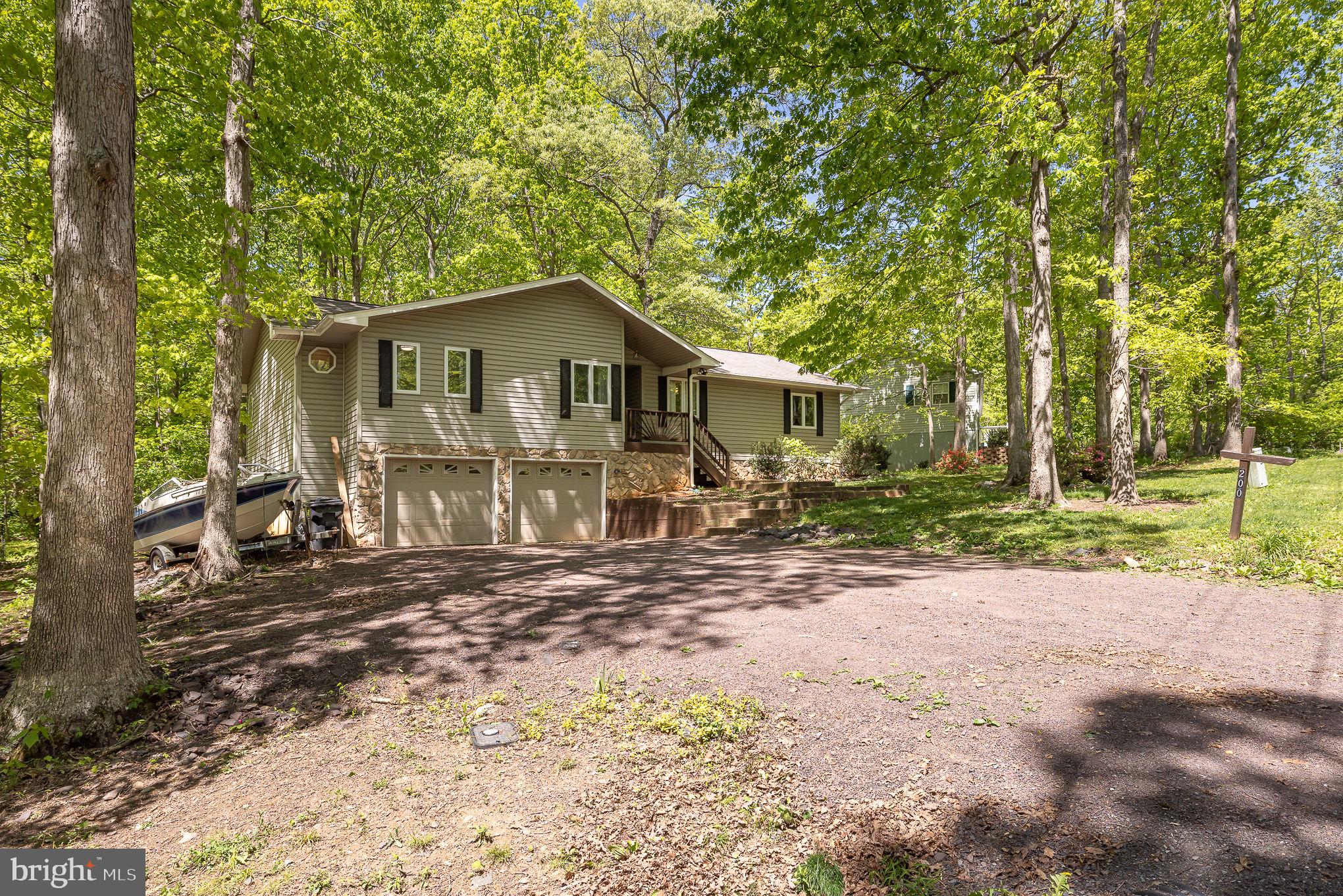 200 Battlefield Road Locust Grove, VA 22508 - Photo 3 of 40 3 Bedroom/2 Full Bath, 1,785 Square Feet
