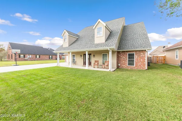 $425,000 | 302 Riverside Drive, Berwick, LA 70342