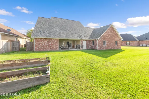 $425,000 | 302 Riverside Drive, Berwick, LA 70342