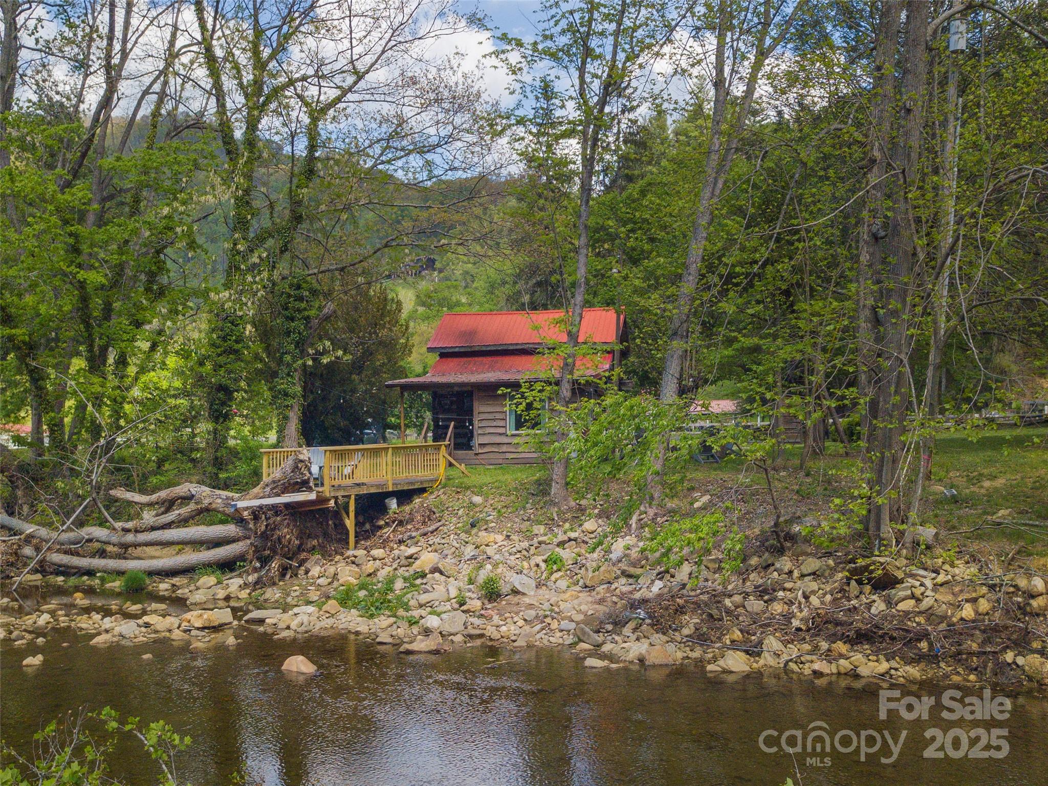 9386 Cruso Road Canton, NC 28716 - Photo 34 of 40 a garden view with a seating space