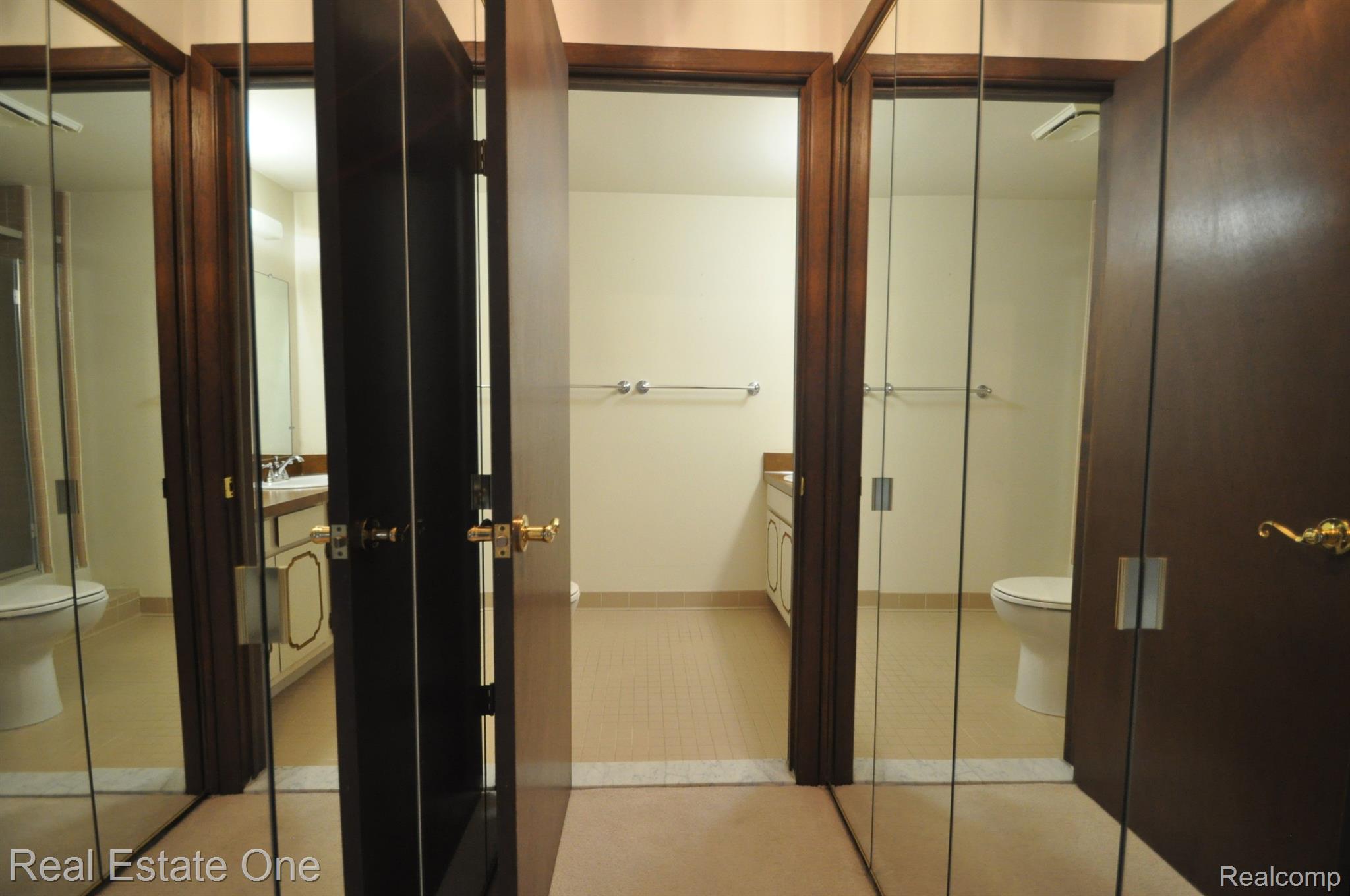 1064 Willow Grove Court Rochester, MI 48307 - Photo 22 of 35 Gallery Image 22
