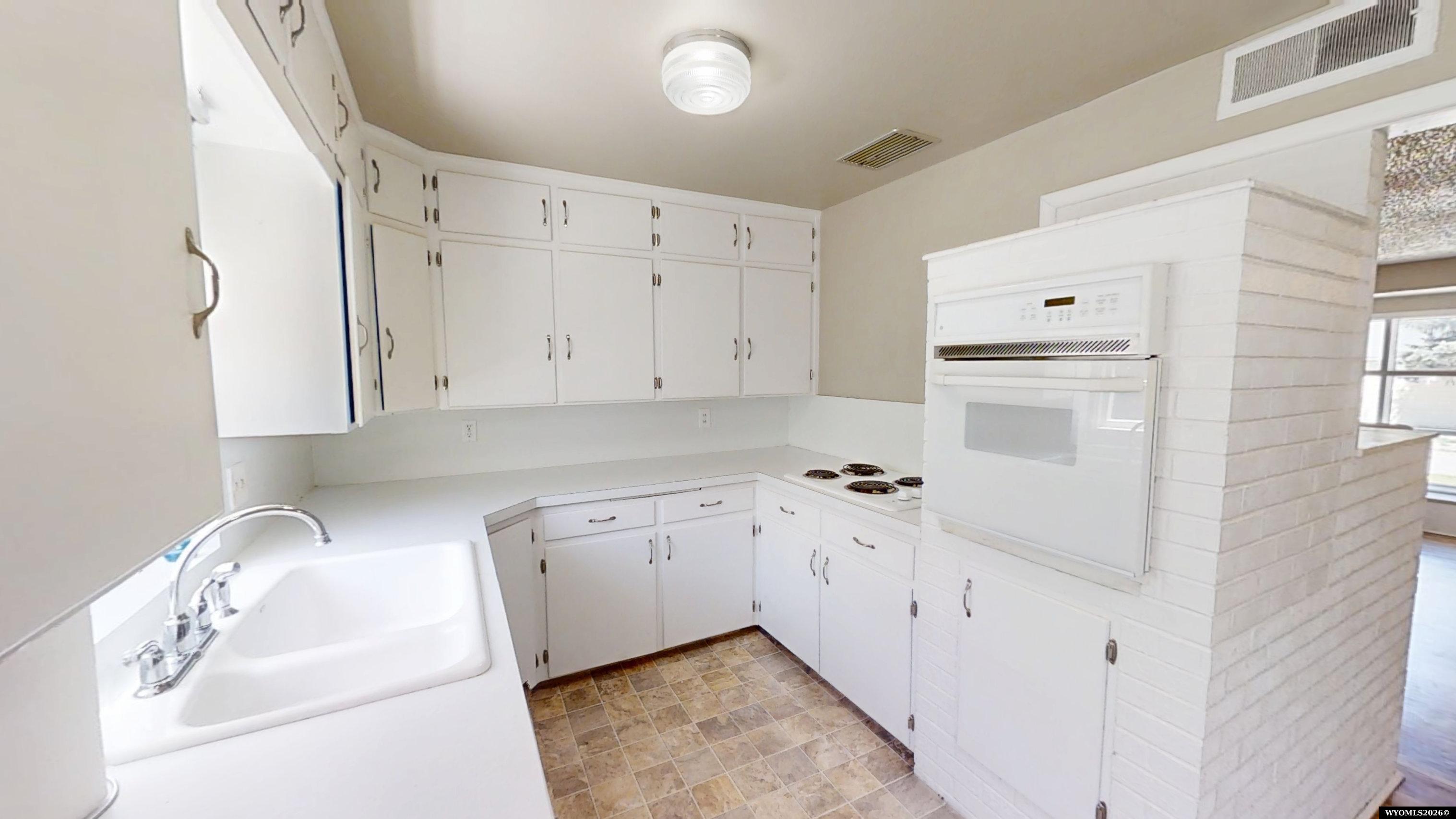241 West 11th Street Casper, WY 82601 - Photo 10 of 35