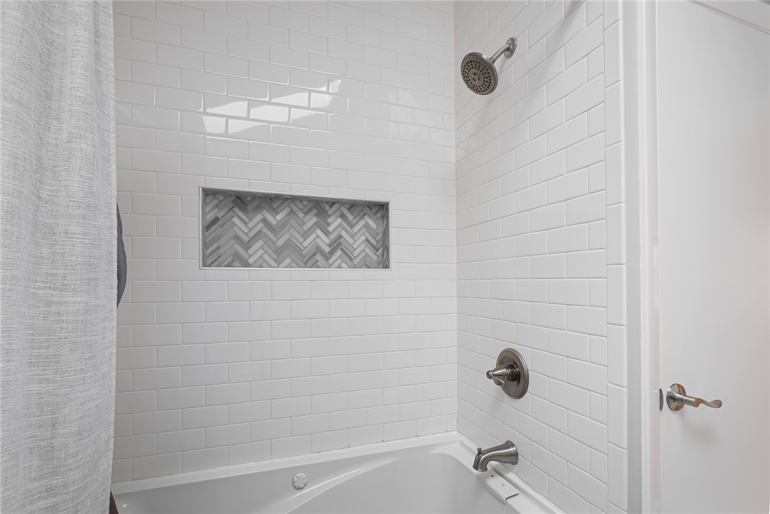 10 Virginia Road Barrington, RI 02806 - Photo 8 of 27 Gallery Image 8