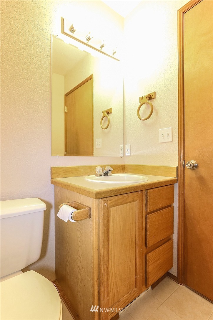 7318 East Collins Road Port Orchard, WA 98366 - Photo 12 of 24 Gallery Image 12