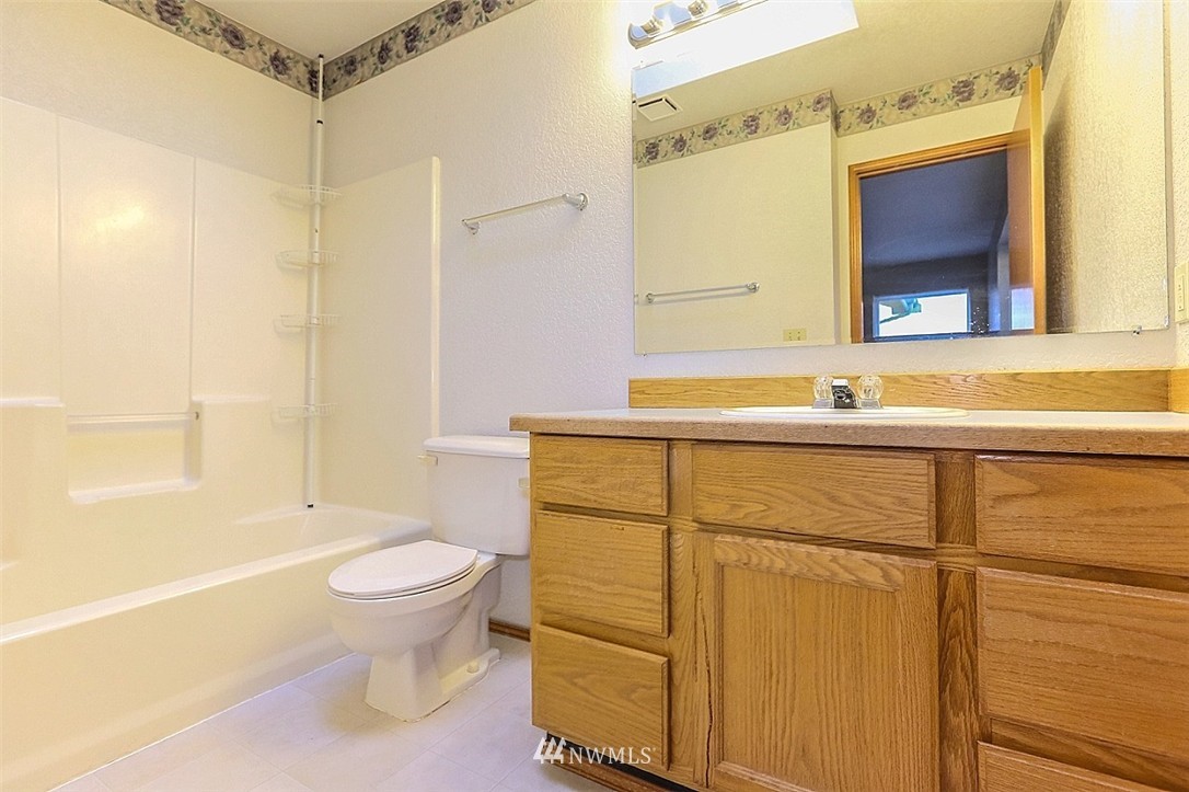 7318 East Collins Road Port Orchard, WA 98366 - Photo 18 of 24 Gallery Image 18