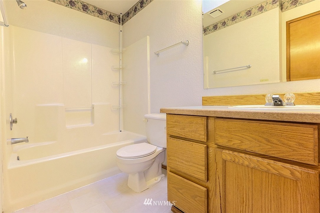 7318 East Collins Road Port Orchard, WA 98366 - Photo 19 of 24 Gallery Image 19