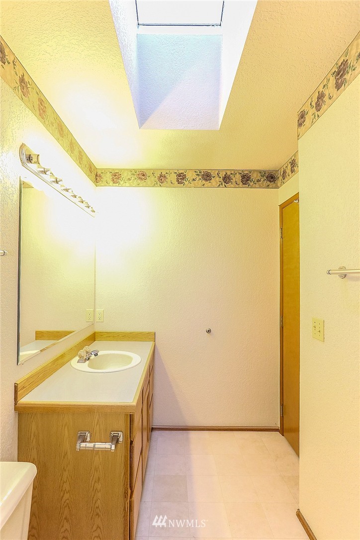 7318 East Collins Road Port Orchard, WA 98366 - Photo 20 of 24 Gallery Image 20