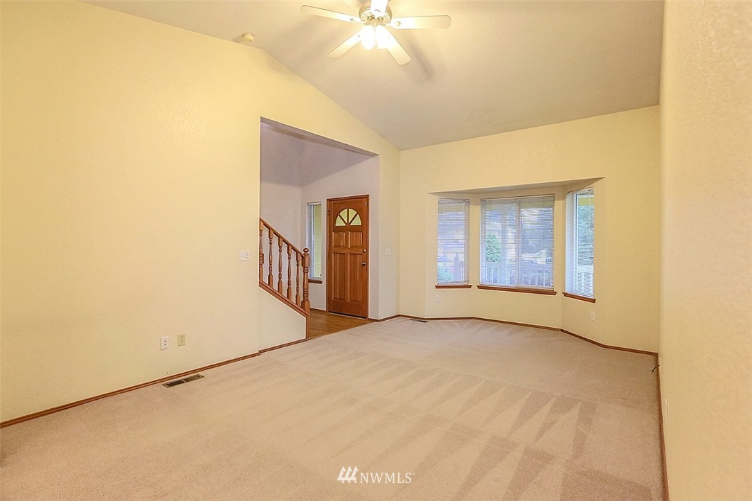 7318 East Collins Road Port Orchard, WA 98366 - Photo 3 of 24 Gallery Image 3