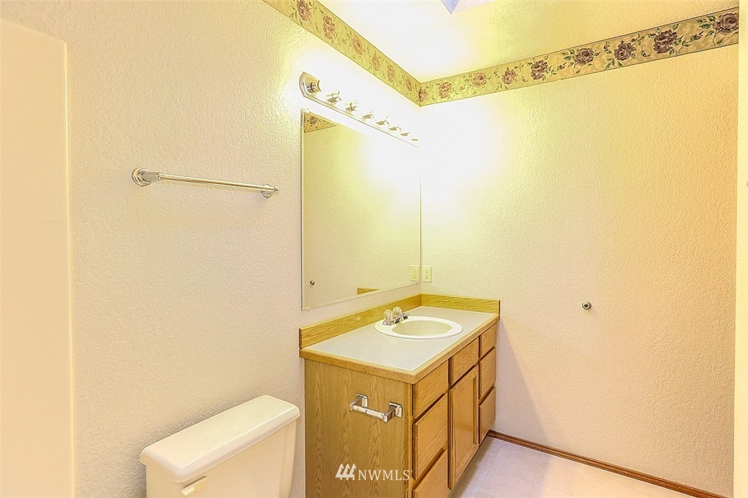 7318 East Collins Road Port Orchard, WA 98366 - Photo 21 of 24 Gallery Image 21