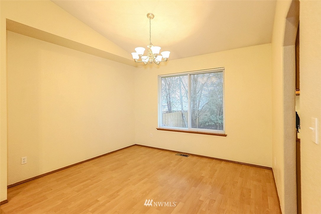 7318 East Collins Road Port Orchard, WA 98366 - Photo 4 of 24 Gallery Image 4