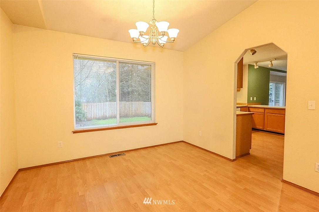 7318 East Collins Road Port Orchard, WA 98366 - Photo 5 of 24 Gallery Image 5