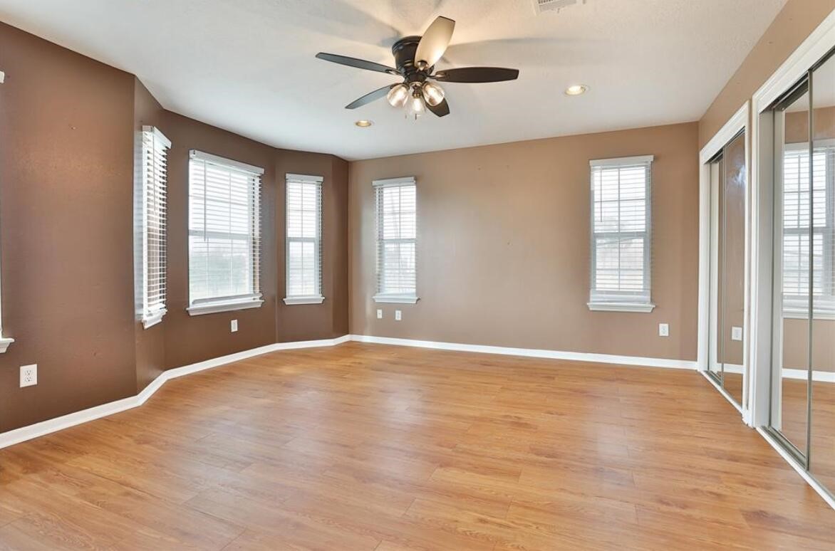 9042 McGallion Road Houston, TX 77022 - Photo 11 of 21 Gallery Image 11