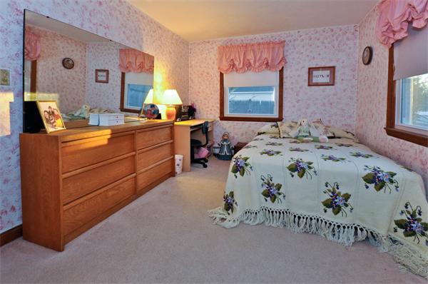 206 Temi Road Bellingham, MA 02019 - Photo 17 of 27 Gallery Image 17