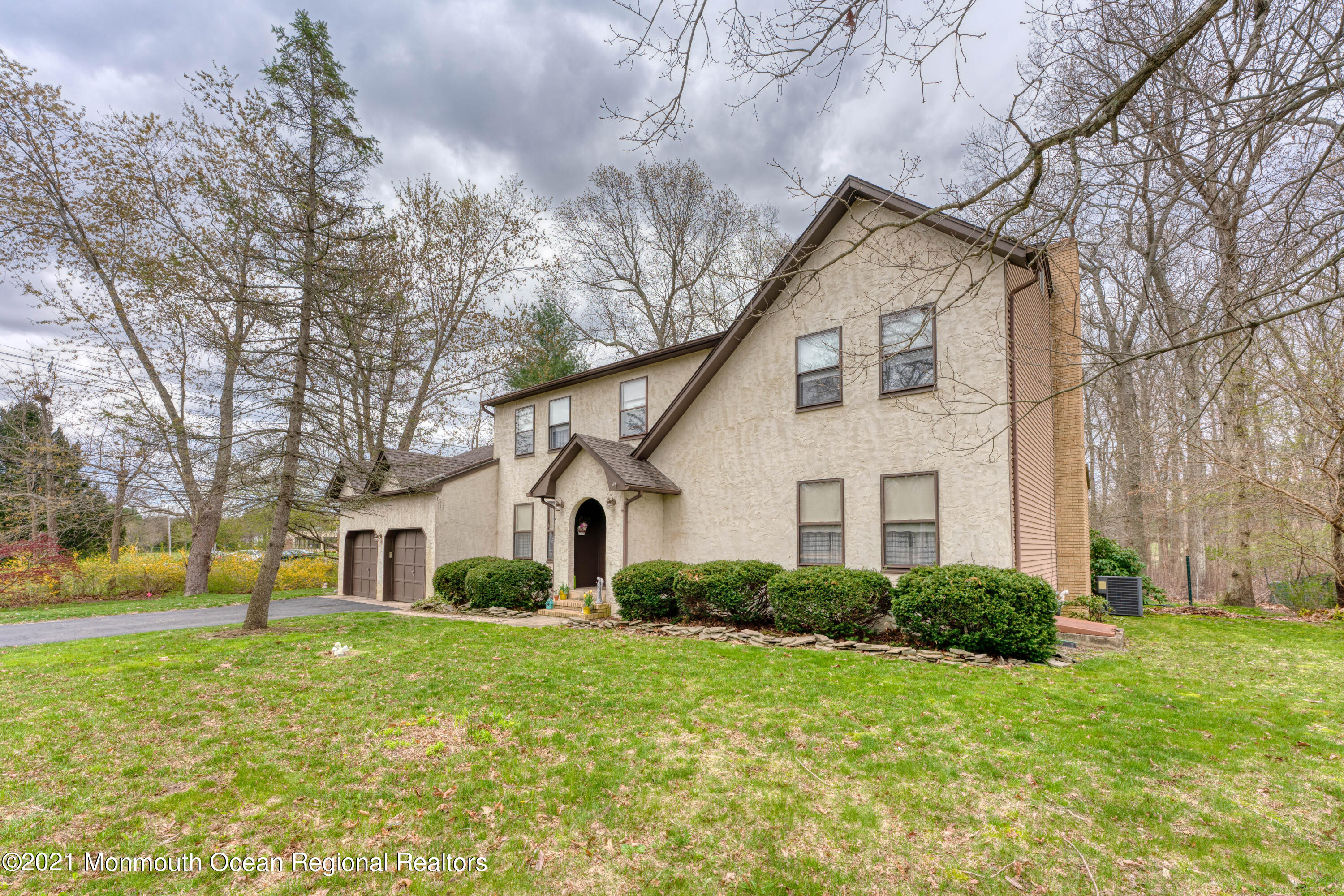 629 Aldrich Road Howell, NJ 07731 - Photo 3 of 24 0A306D95-B891-4B63-BDB3-208A78E8F321