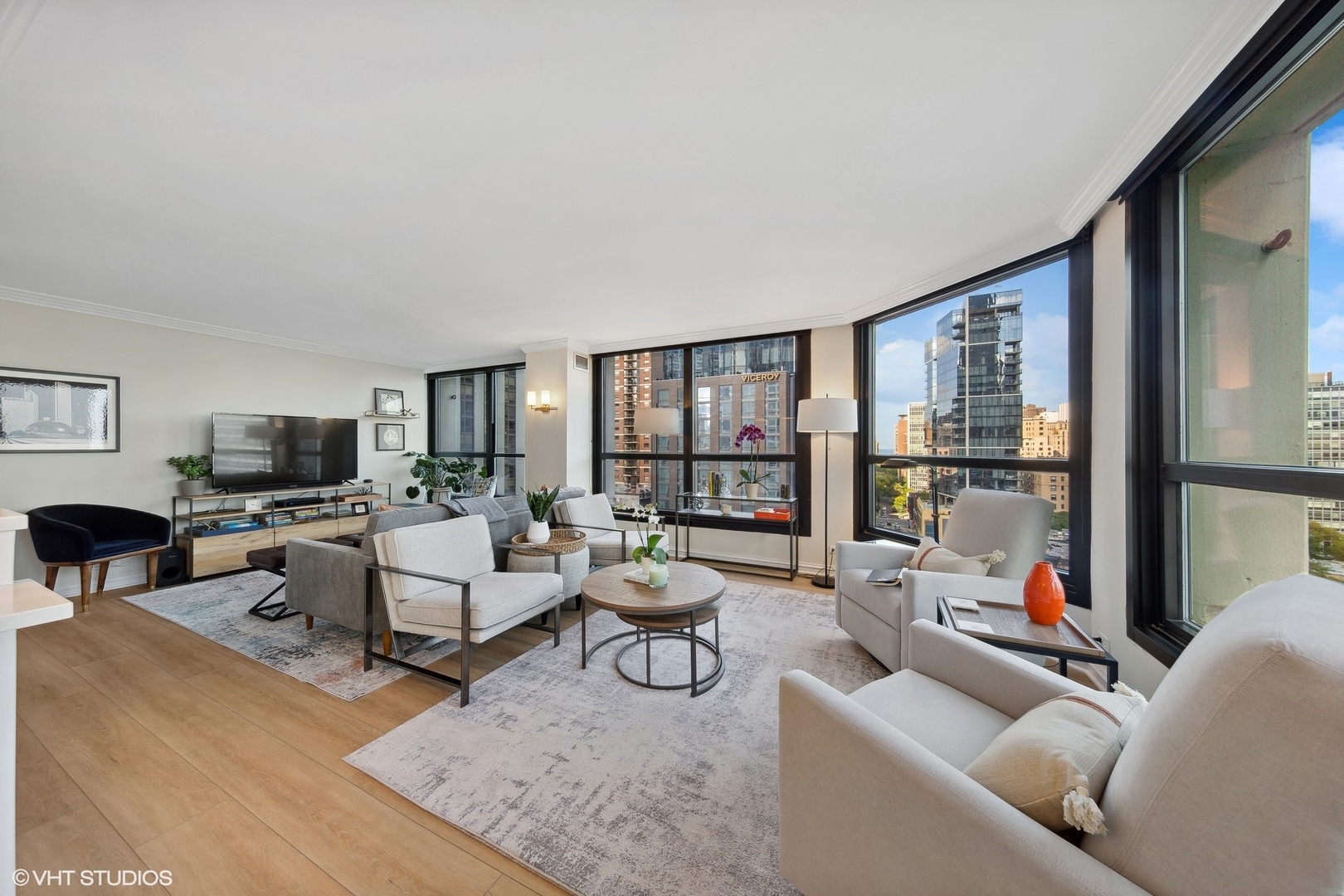 1030 North State Street, Unit 8E Chicago, IL 60610 - Photo 5 of 20