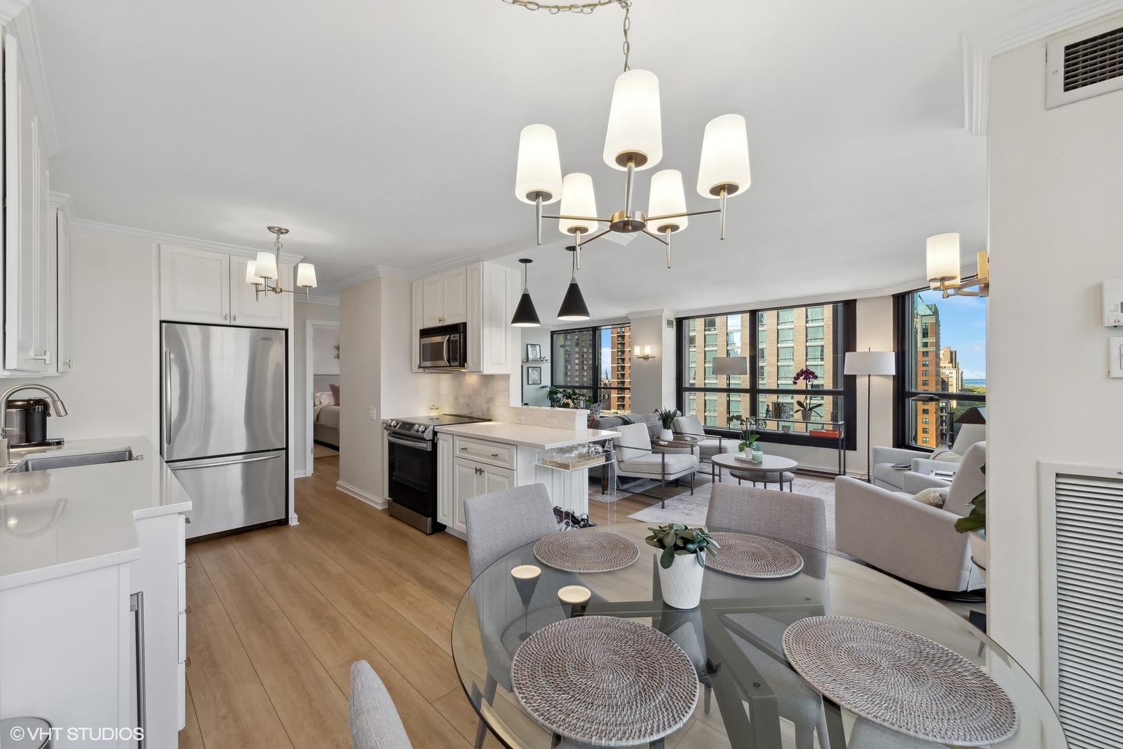 1030 North State Street, Unit 8E Chicago, IL 60610 - Photo 8 of 20