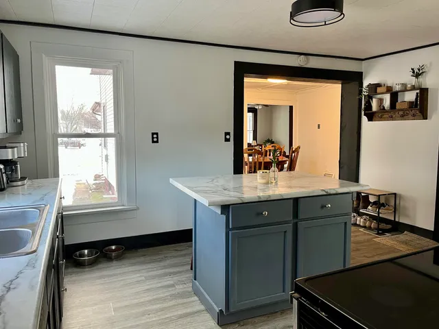 $169,500 | 705 West North Water Street, New London, WI 54961