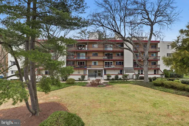 $264,500 | 10300 Westlake Drive, Unit S404, Bethesda, MD 20817
