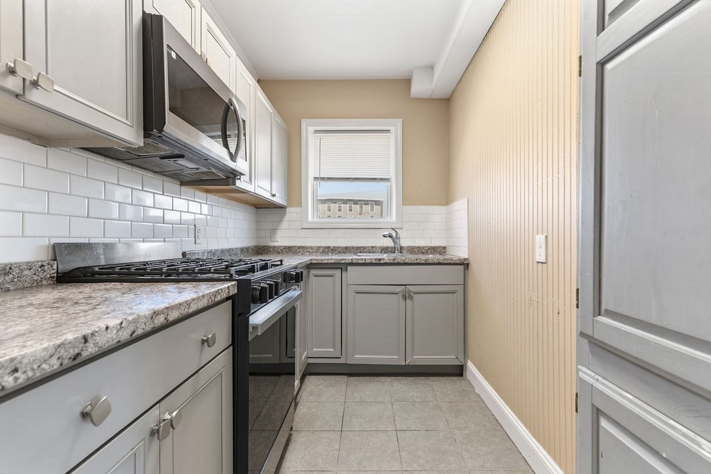 1690 North Main Street, Unit 3 Fall River, MA 02720 - Photo 4 of 18